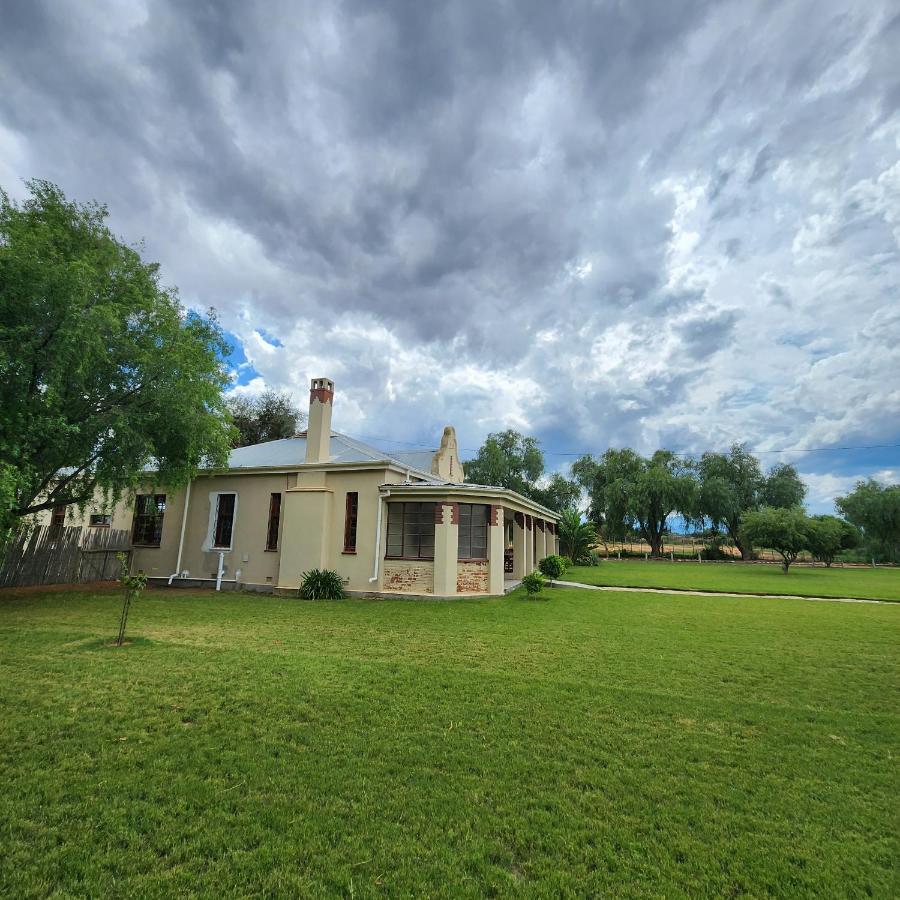 Karoo Leeu Self Catering Oudtshoorn Exterior foto