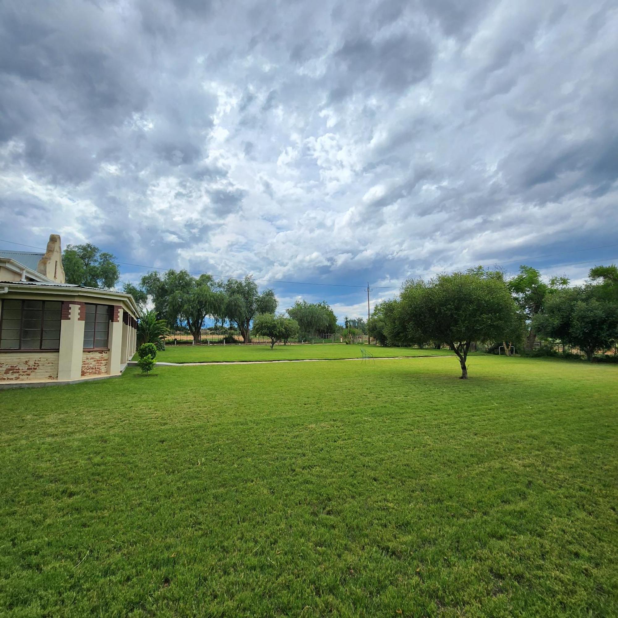 Karoo Leeu Self Catering Oudtshoorn Exterior foto
