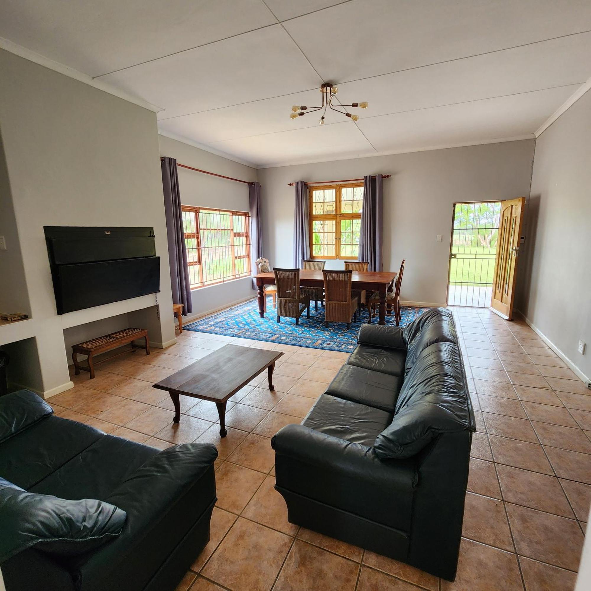 Karoo Leeu Self Catering Oudtshoorn Exterior foto